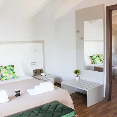 Thalasso Oda ve Kahvaltı 4*